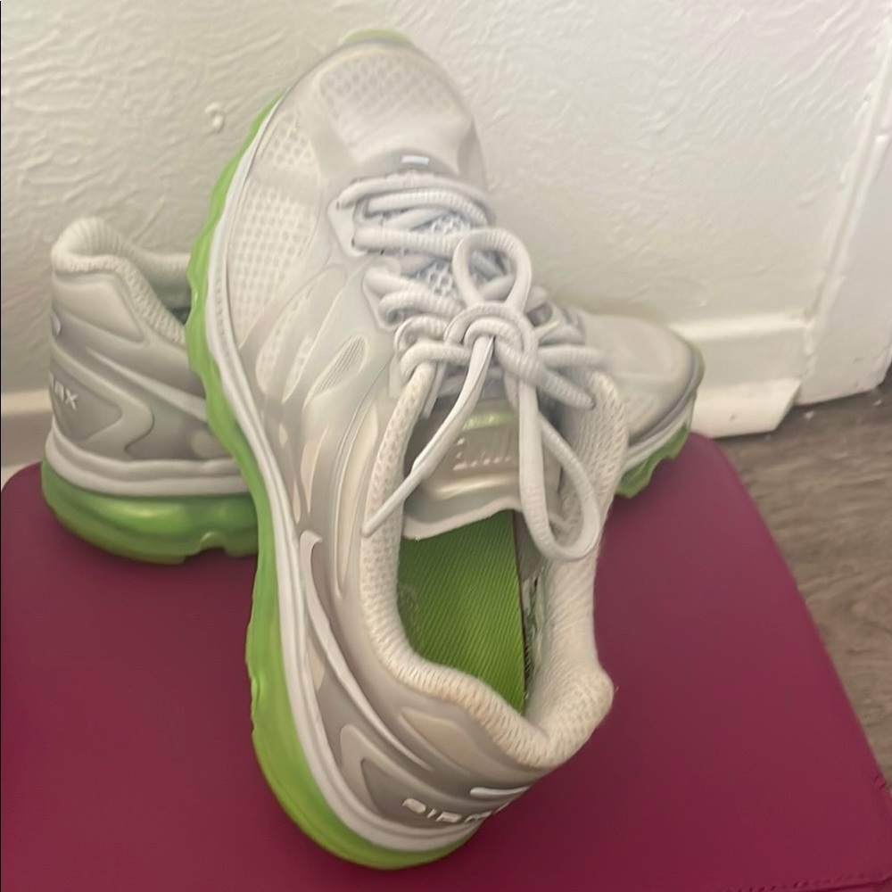 White and Green Performance Sneakers with Cushioned Support